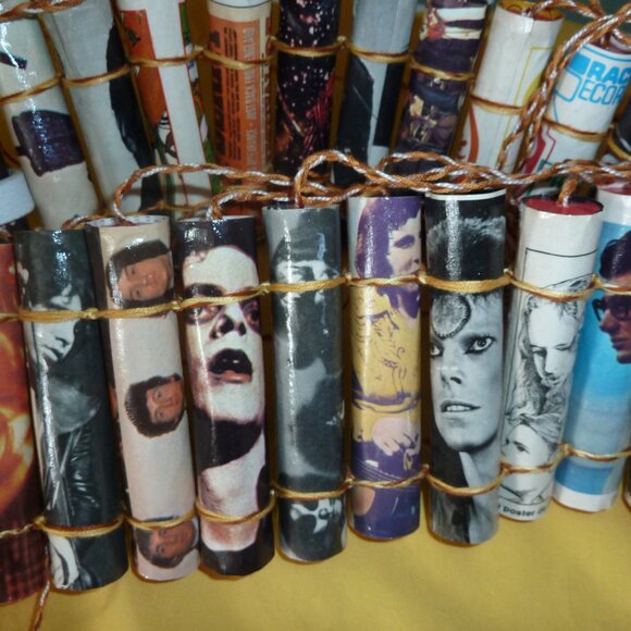 Portable and artistic belt made of cardboard dynamite sticks and posters - Picture 4 of 16